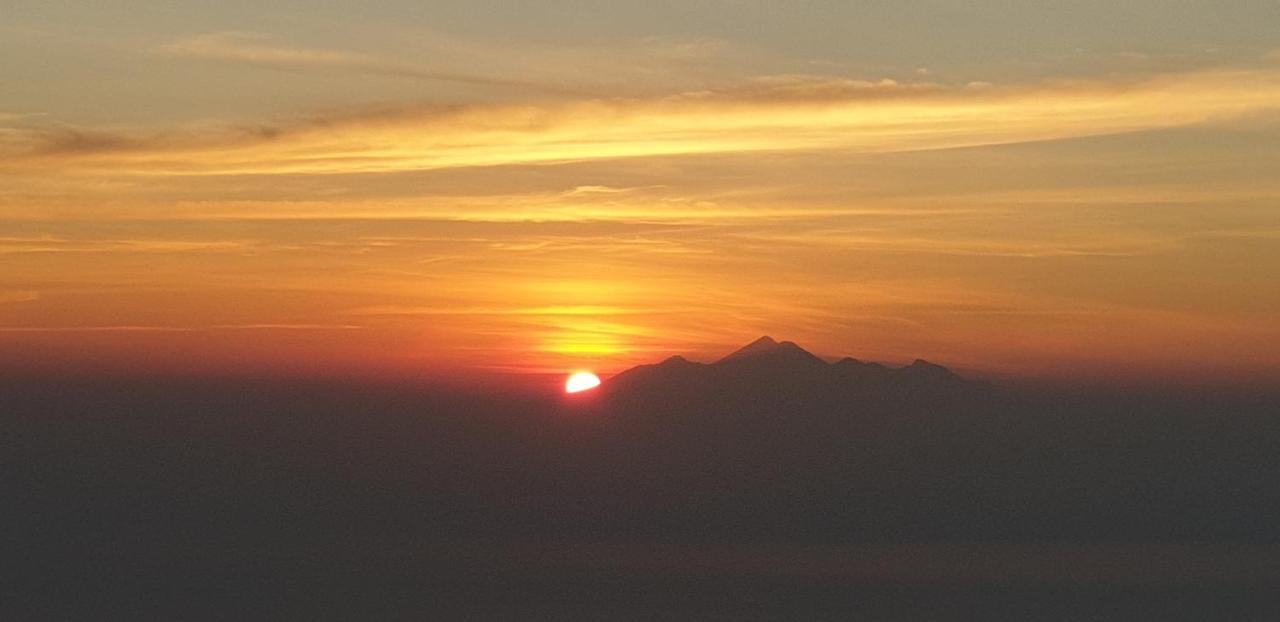 Volcano Lake View 金塔马尼 外观 照片